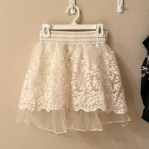 NWOT White lace embroidery and tulle tutu mini skirt